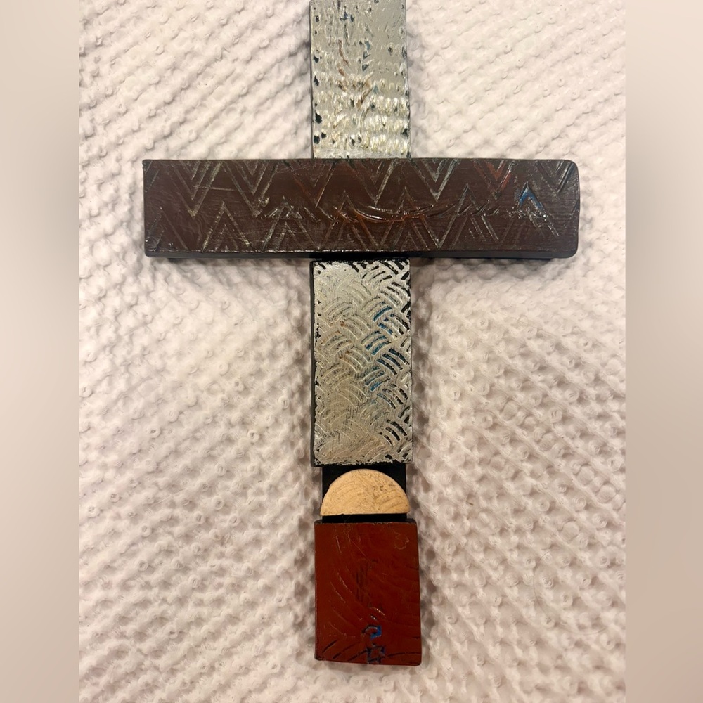 Cross - Picture 2 of 3